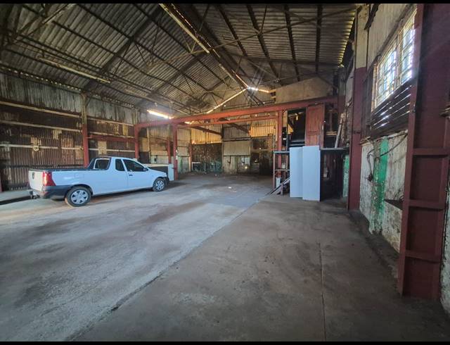 240M² WAREHOUSE TO LET IN LUIPAARDSVLEI